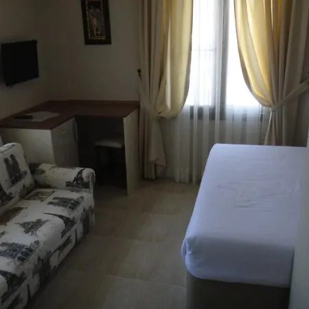 Golden Stone Butik Hotell 3*