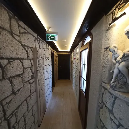 Golden Stone Butik Hotel 3*