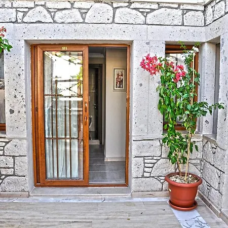 מלון Golden Stone Butik 3*