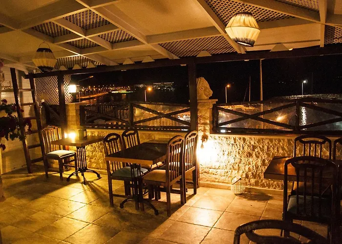 Hotell Golden Stone Butik 3*